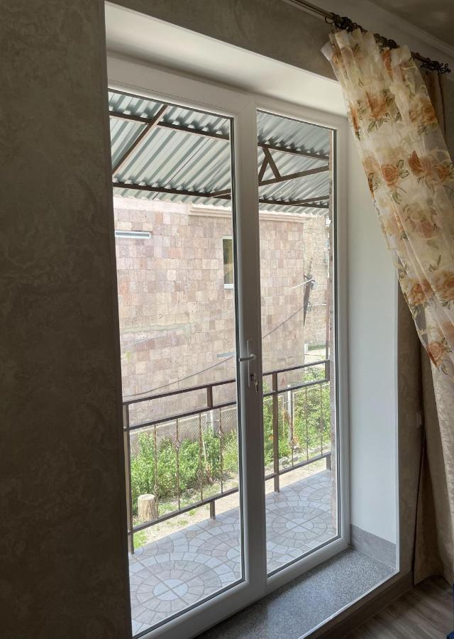 Armani Guest House Martuni Экстерьер фото