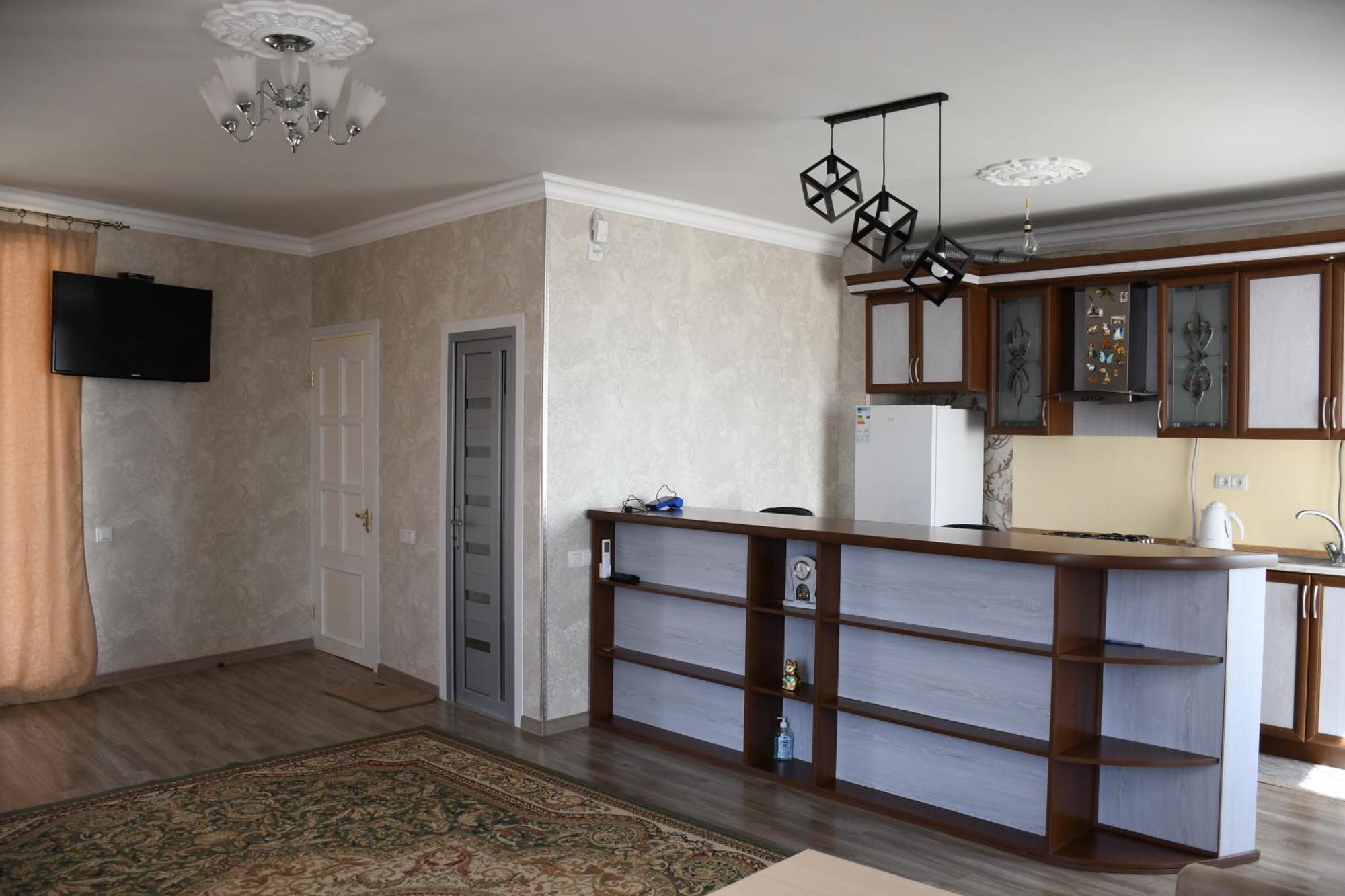 Armani Guest House Martuni Экстерьер фото